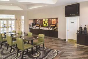 Ресторан / где поесть в La Quinta by Wyndham Phoenix Mesa West