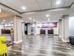 a lobby of a hospital with a waiting room at La Quinta by Wyndham Myrtle Beach - N. Kings Hwy in Myrtle Beach