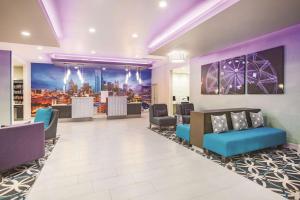 ザ・コロニーにあるLa Quinta by Wyndham Dallas Plano - The Colonyのギャラリーの写真