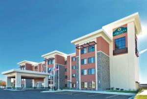 a rendering of the front of a hotel at La Quinta by Wyndham Billings in Billings