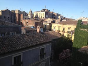 Nespecifikovaný výhled na destinaci Katánie nebo výhled na město při pohledu z hotelu