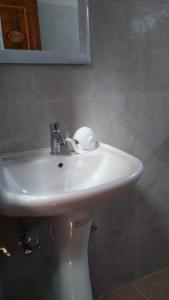 Koupelna v ubytování Yashita Homestay