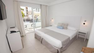 Gallery image of Hotel Chevy & Suites in Cala Ratjada