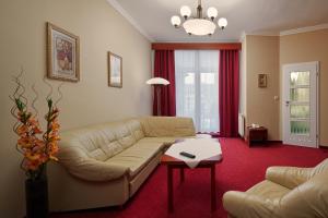 Area tempat duduk di Wellness Hotel Lužan