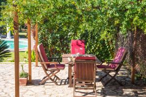 Zahrada ubytování Alzina Villa 5 bedrooms with pool in Sa Coma Bunyola at the foot of the Sierra de Tramuntana but close to Palma