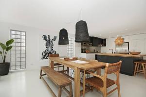 Kuchyň nebo kuchyňský kout v ubytování Bay Lane Penthouse