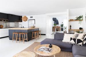 Kuchyň nebo kuchyňský kout v ubytování Bay Lane Penthouse + 11 fotografií