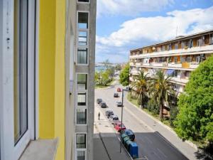 Budova, v ktorej sa apartmán nachádza + 6 fotografií