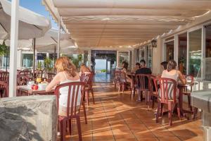 En restaurang eller annat matställe på Hotel Al-Andalus