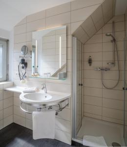 Kamar mandi di Hetzel Hotel Stuttgart