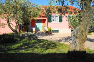 Budova, kde se vila nachází