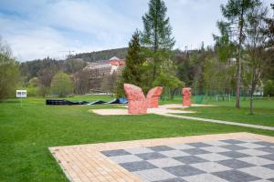 Wisła Centrum & Park tesisinin dışında bir bahçe