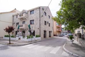 Η γειτονιά γύρω από ή μία γειτονιά κοντά σε αυτό το ξενοδοχείο διαμερισμάτων