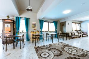 Posezení v ubytování Gregory Comfort Hotel