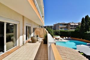 Gallery image of Hôtel Restaurant de la Mer in Golfe-Juan