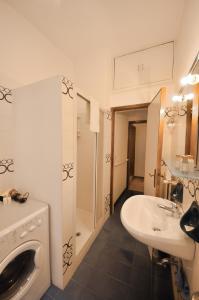 Vannas istaba naktsmītnē VENETIAN MOOD Appartamento Bianco