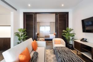Un lugar para sentarse en Emirates Park Resort