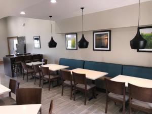 Posezení v ubytování Days Inn by Wyndham Grove