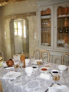 Nápoje v ubytování la Chambre des Dames + 56 fotografií