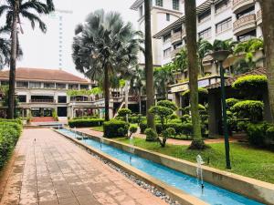 Πισίνα στο ή κοντά στο Lovely2stay@Mahkota