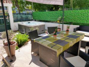 Vonkajšia záhrada v ubytovaní Apartment Lemon Tree