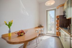 Kuchyňa alebo kuchynka v ubytovaní Kierunek Sopot Apartament GRACJA Monte Cassino 36