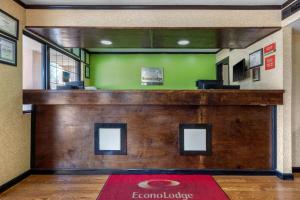 Lobby o reception area sa Econo Lodge