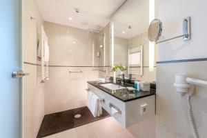 Η κουζίνα ή μικρή κουζίνα στο Dorint Hotel Hamburg-Eppendorf