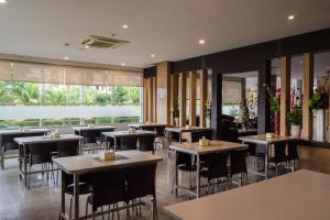 Restoran atau tempat lain untuk makan di Aviari Hotel