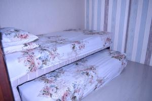 Cama ou camas em um quarto em Gateway Pasteur 2BR tower depan Ruby 7 C