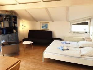 Galeriebild der Unterkunft VM13: MEERBLICK + BALKON + 2019 RENOVIERT = URLAUB in Sassnitz
