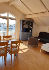 Galeriebild der Unterkunft VM13: MEERBLICK + BALKON + 2019 RENOVIERT = URLAUB in Sassnitz + 21 Fotos