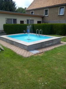 Bazén v ubytování Hotel & Pension Aßmann nebo v jeho okolí