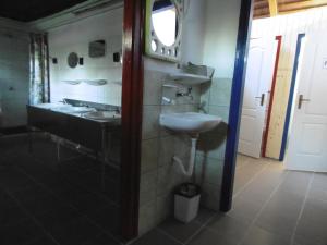 A bathroom at Göcsej Völgye Kemping