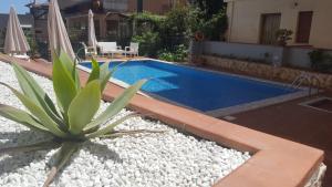 Bazén v ubytovaní Hotel Soleado alebo v jeho blízkosti