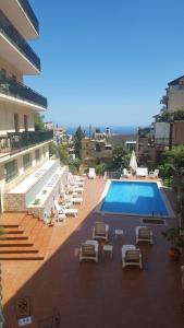 Bazén v ubytovaní Hotel Soleado alebo v jeho blízkosti