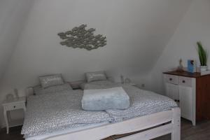 Postel nebo postele na pokoji v ubytování Ferienwohnung Dons