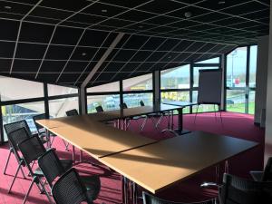 The business area and/or conference room at Fasthotel Montmarault