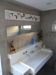 Gallery image of Bookmark Guesthouse in Seogwipo