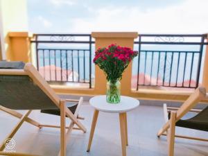 大理洱海lila's house海景精品客栈的阳台或露台