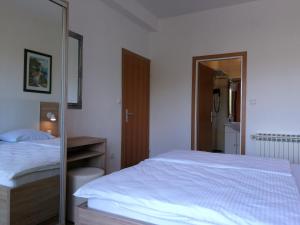 Afbeelding uit fotogalerij van Apartments Zdenka in Starigrad-Paklenica