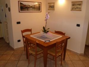 Photo de la galerie de l'établissement La Casina Appartamento nel Cuore di Greve in Chianti, à Greve in Chianti 15 autres photos