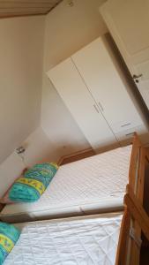 A bed or beds in a room at 665 Løkkensvej