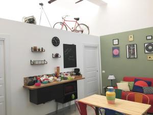 Zdjęcie z galerii obiektu Quartieri Home Holiday w mieście Neapol +37 zdjęć