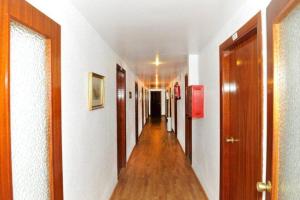 Fotografie z fotogalerie ubytování Hostal Velilla v destinaci Almuñécar