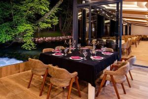 Restaurace v ubytování Resort Ujevara e Drinit