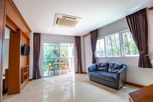 Posezení v ubytování Sungthong Kamala Beach Resort