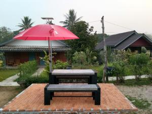 Zahrada ubytování Ban Suan Sukjai Mae Sariang
