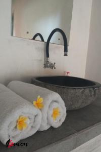 Castaway Island Hostel tesisinde bir banyo