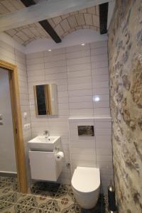 Et badeværelse på CAS, El Castell + 9 billeder